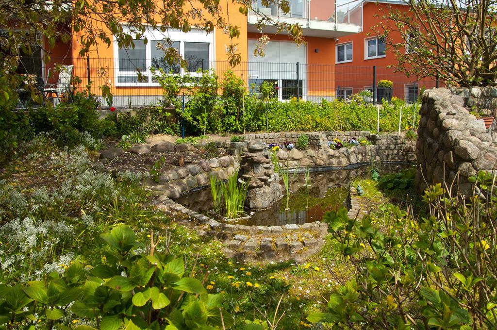 Ferien Unterm Reetdach In Gohren Hotel Goehren  Exterior foto