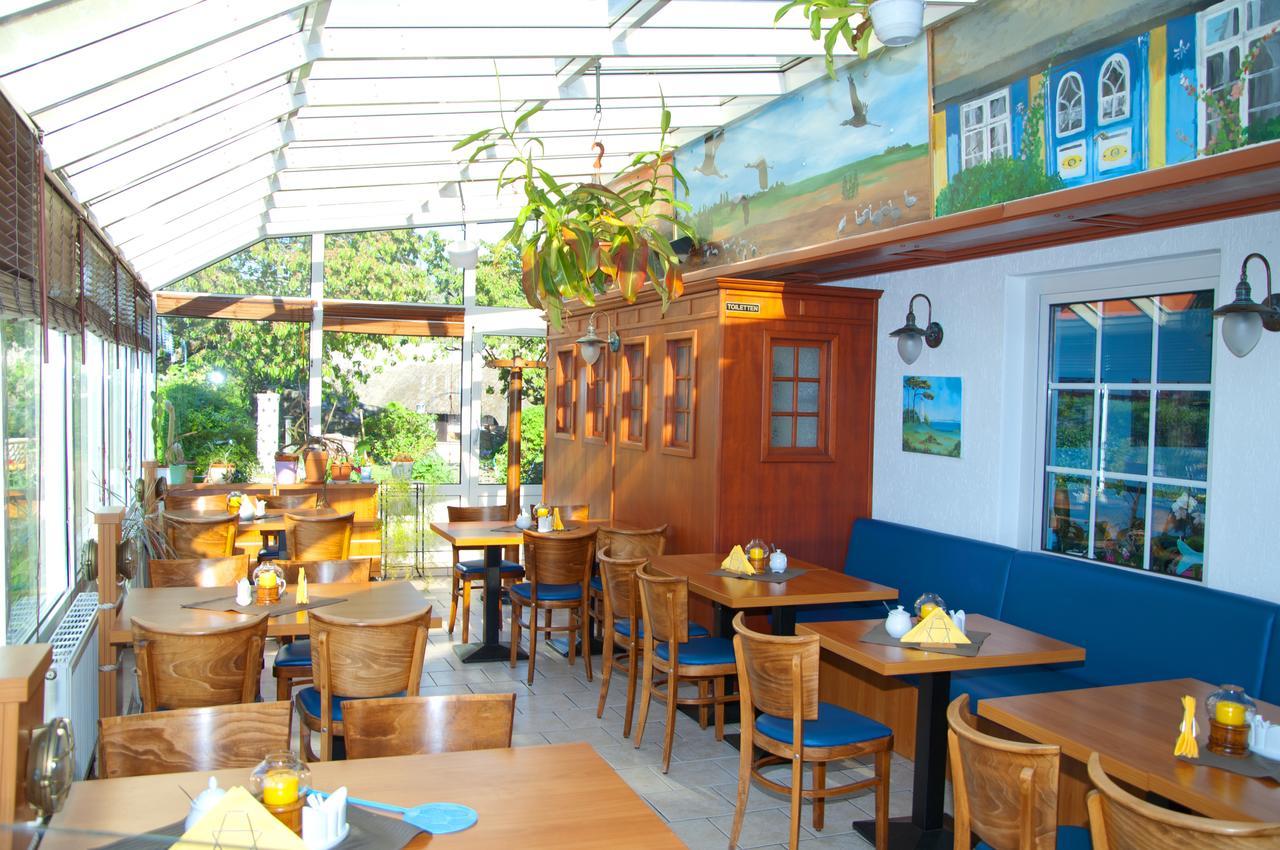 Ferien Unterm Reetdach In Gohren Hotel Goehren  Exterior foto